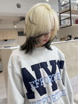 イェッカ パビル(YECCA pabil) 抜きっぱなしブロンドとエンドカラーブラック♪ブリーチ2回以上