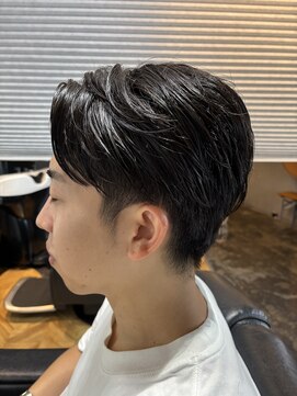 バーバーボルト(Barber Bolt) ツーブロック七三かき上げ サイドパートヘア