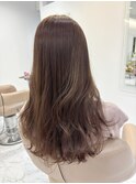 ブリーチなしシナモンベージュカラーのロングヘア
