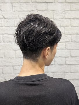 グレイスフル バーバープラチナム 六本木店(Graceful Barber platinum) 耳掛け無造作アップバングショート