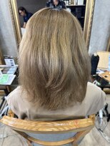 アンフィシュピトロワ(AnFye spi tlow) 複数回ブリーチ毛を高難易度縮毛矯正で艶髪ストレートに変身♪