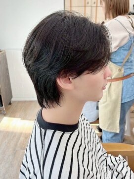 ネオリーブ クーロ メゾン 横浜(Neolive curro Maison) 韓国マッシュ　センターパートフェザーパーマ　MEN’S HAIR