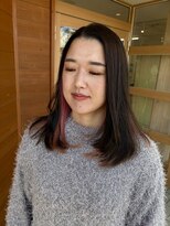 モントゥリー(Mon tree) イヤリングカラーピンク×顔まわりレイヤーカット