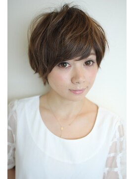 サファイア(SAPPHIRE) ☆☆☆ハイライトを使って動きのあるショートヘアに☆☆☆「