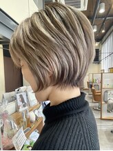 【デザインカラーが得意】透明感ハイライト・インナーカラーから、お洒落な「白髪ぼかし」まで対応