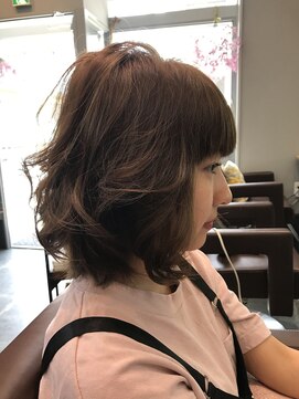 ヘアーメイク リーティ ウメガオカ(HAIR MAKE REATY UMEGAOKA) 重ためボブのアレンジスタイル