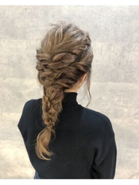 オリ(‘Oli) ゆるふわ_ハーフアップ