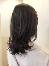 美容室ヴィ ザ ヴィ ピンクアッシュのツヤカラー