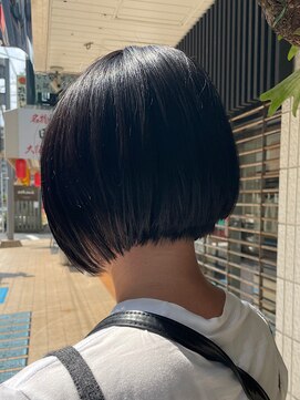 ロジエ(ROSIER) 前下がりフェザーボブ