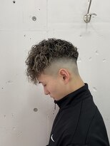 ウェルネス(Wellness) スペインカールスキンフェード