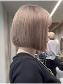 ミルクティーベージュダブルカラーインナーカラーショートボブ
