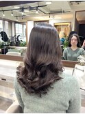 ミディアム韓国風パーマ／レイヤーカット