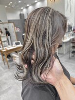 ヘアーワークス ボナ(HAIR WORKS bona.)&nbsp;かっこいい女性のバレイヤージュ×髪質改善ケアTr ベージュ