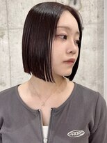 サクラ オモテサンドウ(SAKURA) 丸くならない切りっぱなしボブ×ダークレッドカラー　表参道