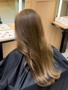 フェイス 伊勢原(FACE。) 伊勢原/ブリーチ/Wカラー/ハイトーンカラー/トリートメント