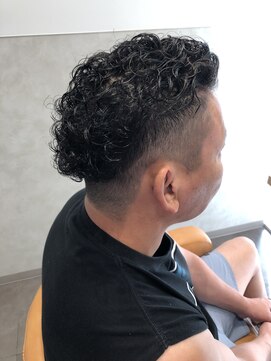 リトルクイニー(LittleQueenie) メンズパーマ