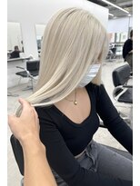 リノート バイ エゴル 太田川(Linoet by ENGOL)&nbsp;新美蓮/ホワイトベージュ/ブリーチ/ハイトーン