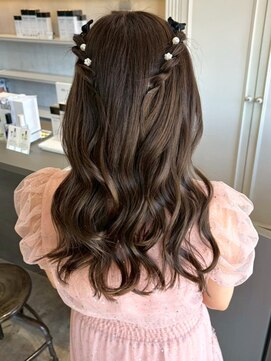 セプト 天神大名(SEPT.) ゆる巻き ハーフアップ ハーフツイン ねじり編み ロングヘア