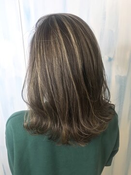アップ(A+hair) 外ハネボブ_アッシュブラウン_3Dハイライト