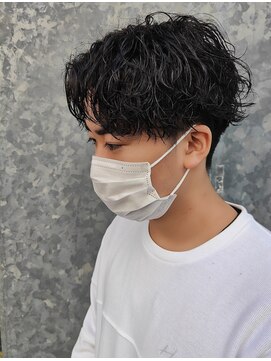 コロ(COLO) MEN’S HAIR/サーフカール/刈り上げセンターパート/吉祥寺