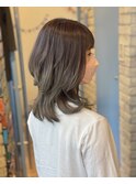 オリーブグレージュ