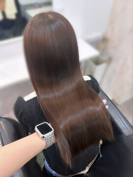 ラビス(Lovis) ハッシュカット/フルバング/似合わせカット/レッドブラウン