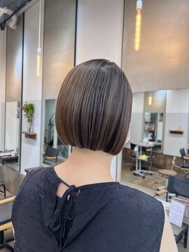 ニディー バイ デイジー(Nidee by Daisy) ボブ デザインカラー グレージュカラー シルキーベージュ