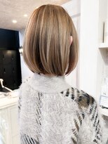 キャアリー(Caary)&nbsp;福山Caary30代40代人気小顔補正立体カット前下がりレイヤーボブ