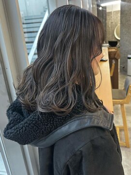 チル(chill) シアーグレージュ＊切りっぱなしボブ