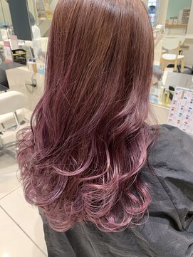 アヴァンス アリオ鳳店(AVANCE) グラデーションカラー×ピンク