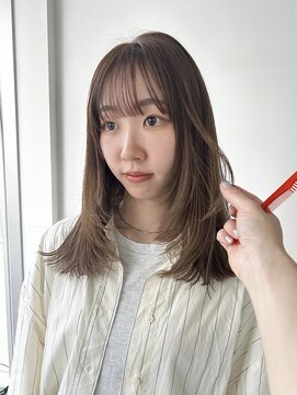 ディッシィ 立川(D'ICI) 顔周りレイヤー ＆オリーブベージュ