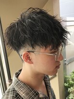 マグ カーネ バイ フィフス(Mag KANE by fifth) ツイストスパイラルパーマメンズマッシュセンターパートウルフ