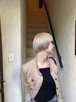 ルイス(Lewes)&nbsp;ブロンドカラーとコンパクトボブ