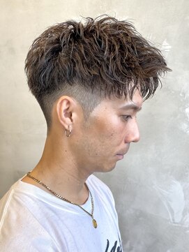 エリマバイフィフス 調布(elima by fifth) メンズパーマショートツイストスパイラルパーマセンターパート