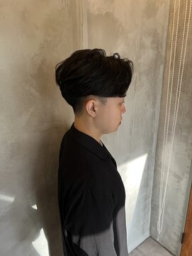 リリアーナ(LILIANA) センターパート　バーバー　ニュアンスパーマ