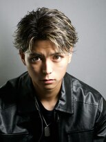 ゴールドシブヤ(GOALD SHIBUYA)&nbsp;フェザーショート　ニュアンスパーマ　センターパート　毛流れ