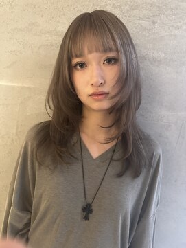 リリック(LYLICK) グレージュカラー