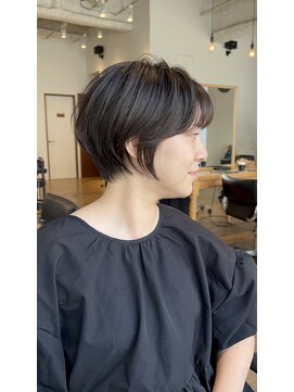 ホヌン 茅ヶ崎(Honnun) くびれショート × 抜け感バング/茅ヶ崎