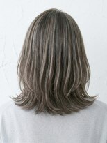 と和 巣鴨&nbsp;【40代上品】白髪ぼかしハイライト＆かき上げ外ハネロブ