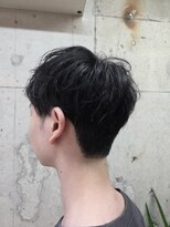 リボン(Libon)&nbsp;癖毛を生かしたツーブロックカット