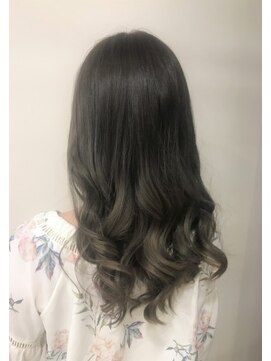 アズール 草加(azule) イルミナカラー”外国人風グレーアッシュ”