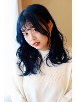 ピース(piece)&nbsp;ディープネイビーミディ　ラフウェーブ　スタイリング