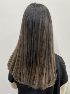 イース バイ アンブルリュクス 北千住(Ease by amble luxe) ベージュカラー