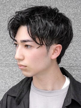 メンズフィール 南森町(MENS FEEL) 束感ニュアンスパーマ黒髪センターツーブロック