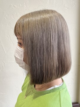 ルシードスタイルアイフラット(LUCIDO STYLE I-FLAT) ミルクティーベージュのアンブレラカラー