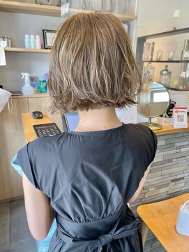 ロット 横浜(lot) ぱつっとボブ/切りっぱなし/ミルクティベージュ［横浜駅］