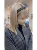 ペールベージュ