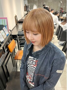 シスタ(SISTA) ダブルカラーベージュ艶髪ボブ簡単スタイリング