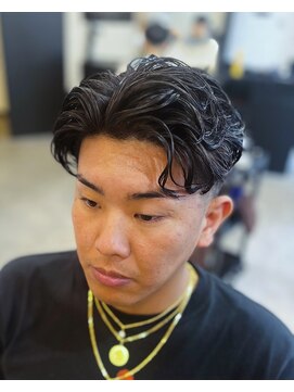 フランクスバーバーリザーブ 人形町店(FRANK’S BARBER RESERVE) ナチュラルパーマ/カルマパーマ/人形町/ｙ