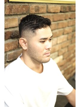 ブロートーキョーバーバーショップ 神田店(Bro Tokyo BARBERSHOP) 【神田】barber王道フェードスタイル